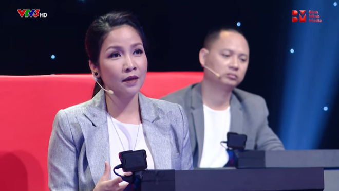Thí sinh tỏ thái độ bất cần khi nghe diva Mỹ Linh nhận xét Thí sinh tỏ thái độ bất cần khi nghe diva Mỹ Linh nhận xét